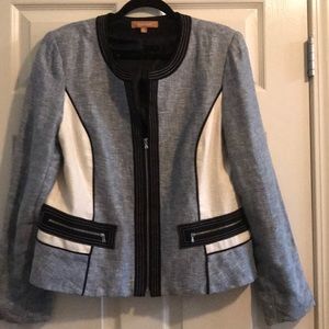 Ellen Tracy Women’s Blazer Size 14. Navy and white